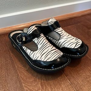 Alegria Classic Zebra Classic Clog Size  37